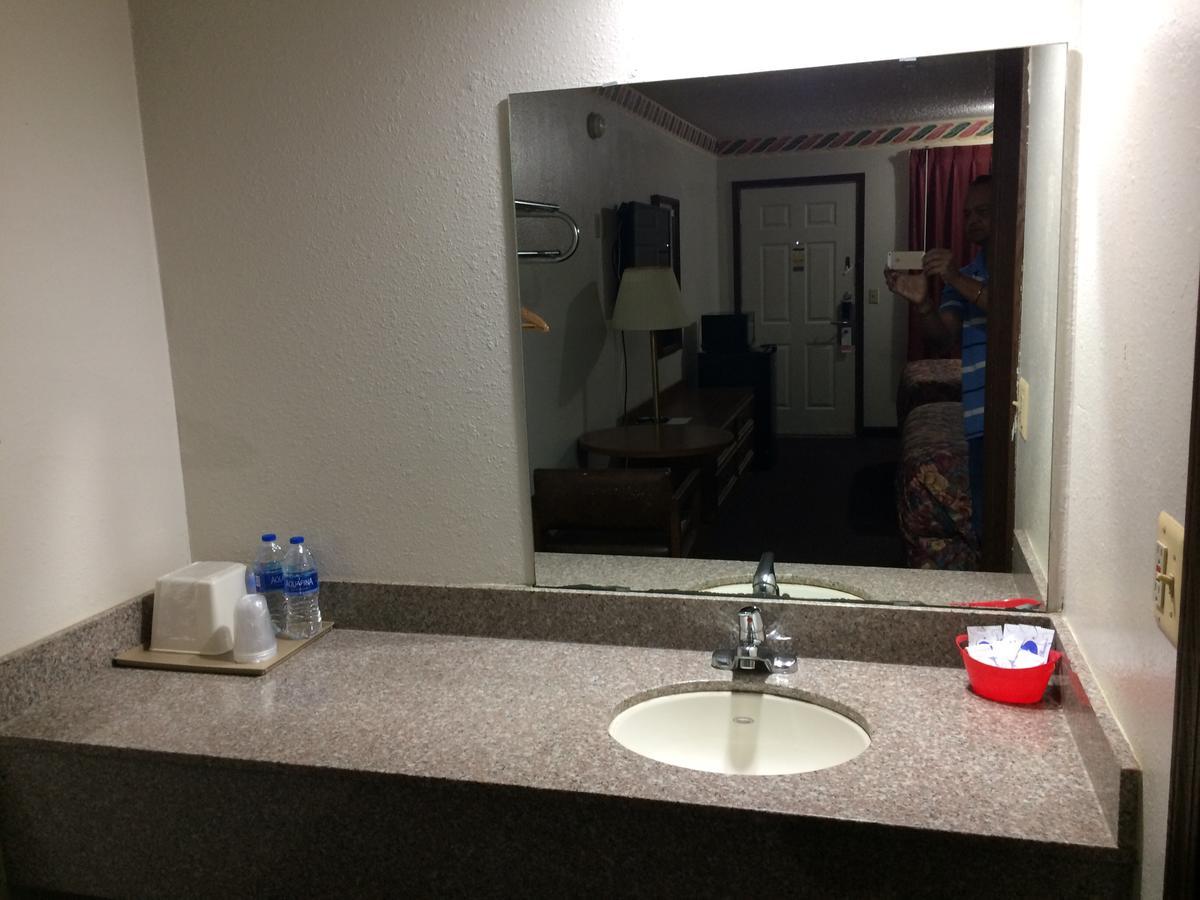 Rexdale Inn Seminole Buitenkant foto