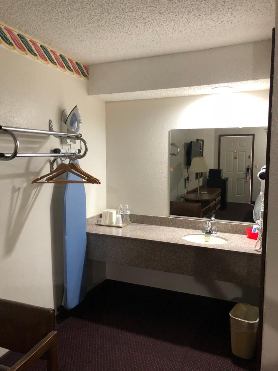 Rexdale Inn Seminole Buitenkant foto